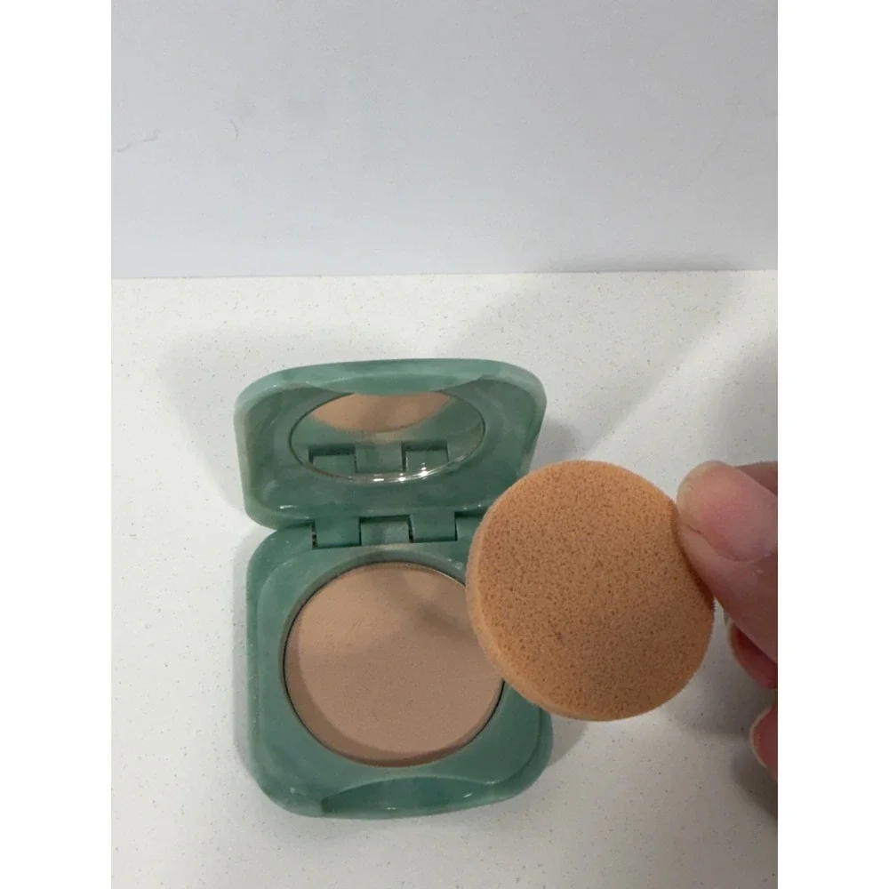 Clinique Soft Finish Pressed Powder‎ Soft Vanilla Vintage Green Marble Compact